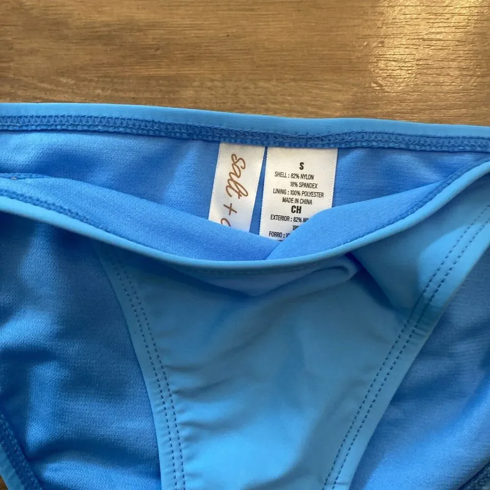 Salt + Cove Juniors' Crochet Ruffle-Trim Midkini & Hipster Bikini Set Size Small